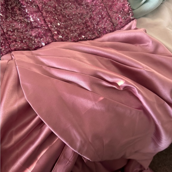 Beautiful pink dress - Picture 7 of 7